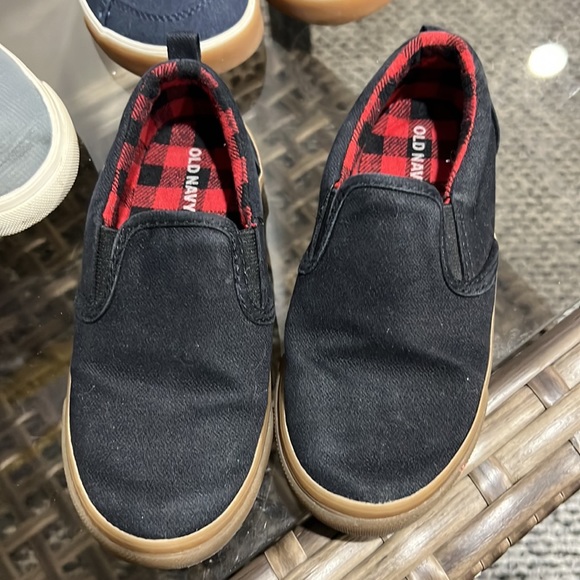 lot of 3 pairs of boy’s shoes - Picture 2 of 9